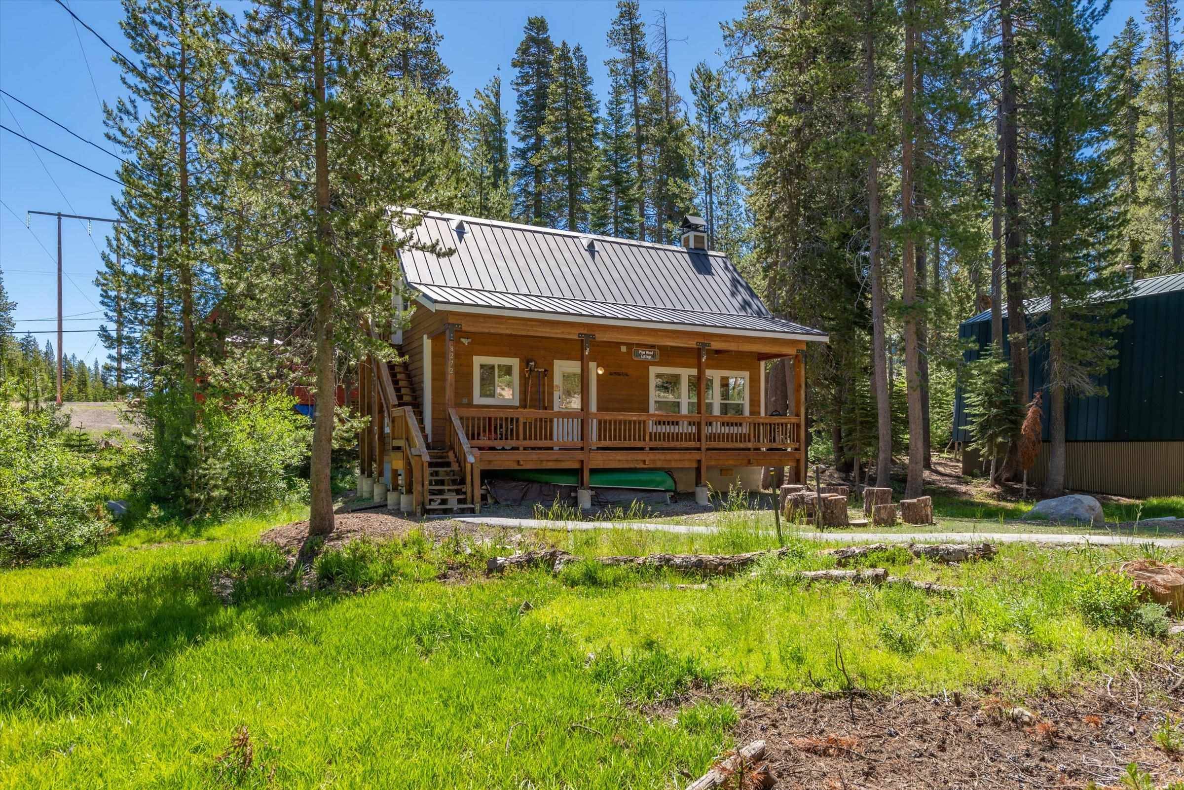 8272 Palisades Drive, Soda Springs, CA 95728