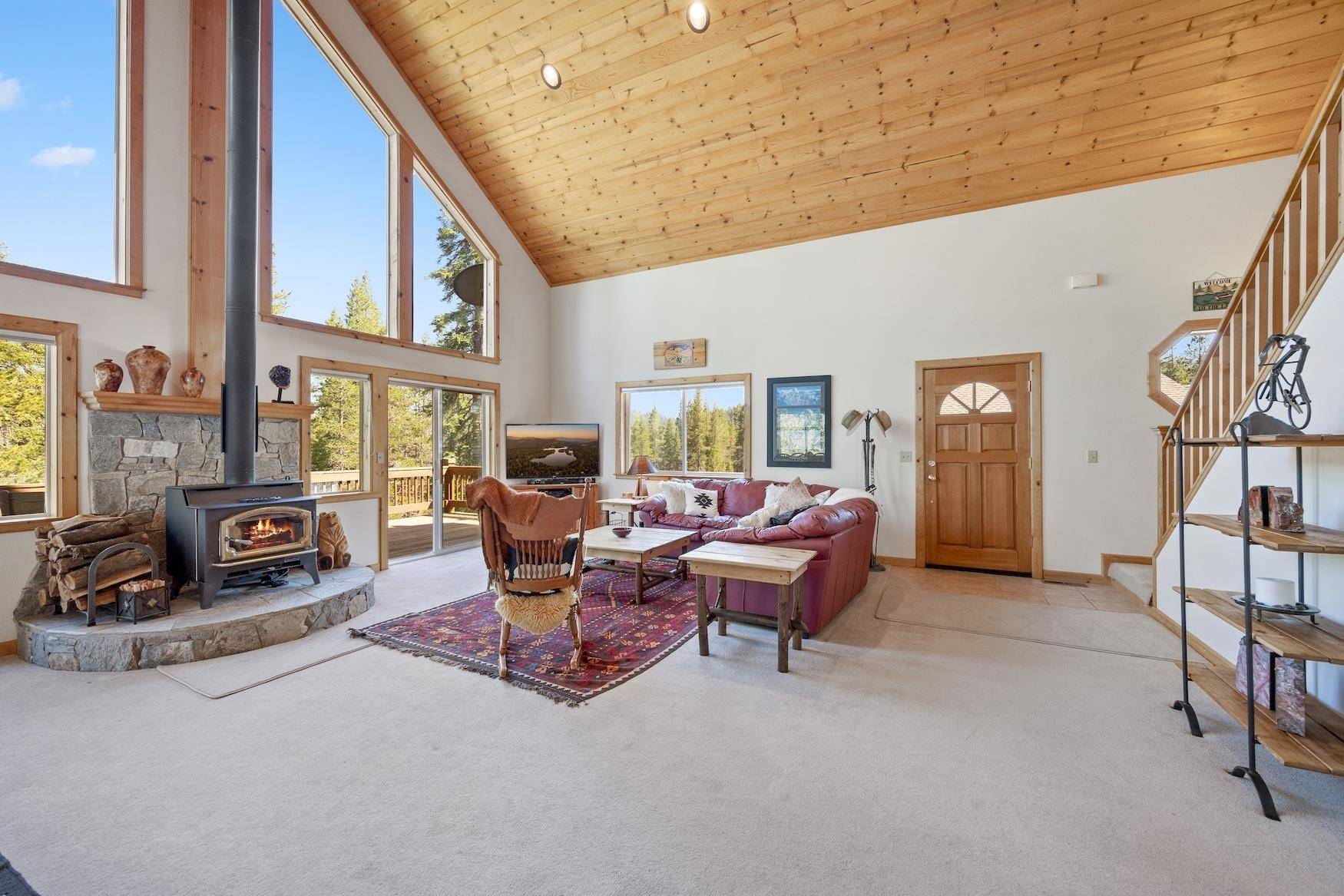 Soda Springs, CA 95728,6416 Hillside Drive