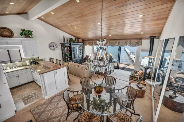 Tahoe Vista, CA 96148-0000,7580 North Lake Boulevard #11