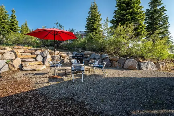 Truckee, CA 96161,13861 Skislope Way