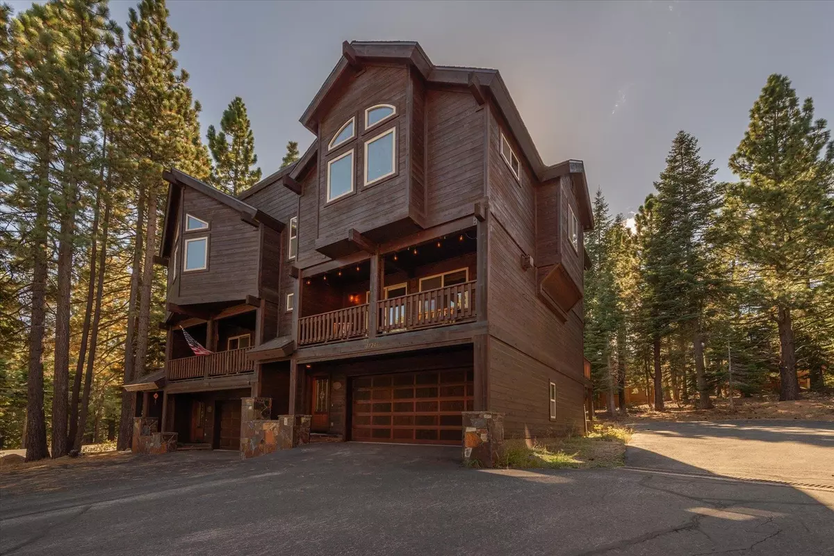 Truckee, CA 96161,17246 Northwoods Boulevard