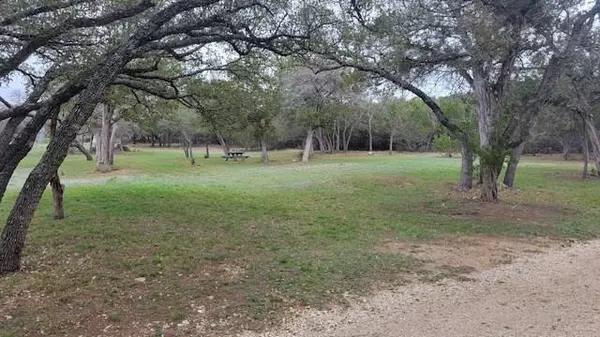 25 River Oaks Lane, Ingram, TX 78025