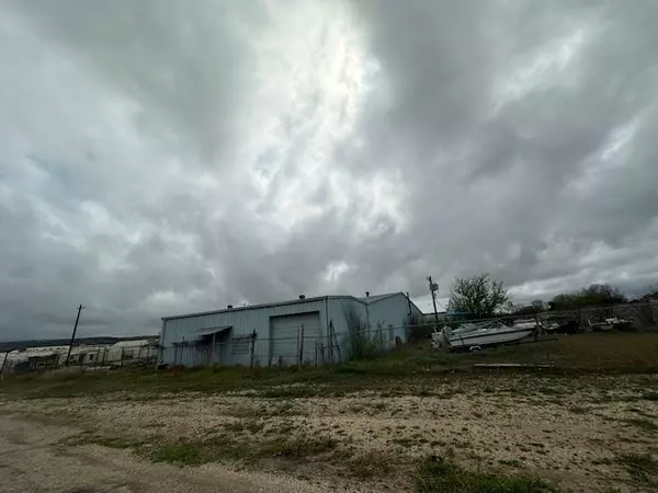 Ingram, TX 78025,301 Carolyn St