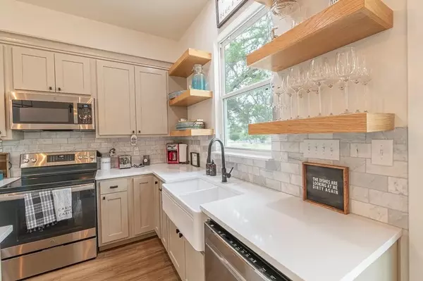 Ingram, TX 78025,11 River Oaks Lane