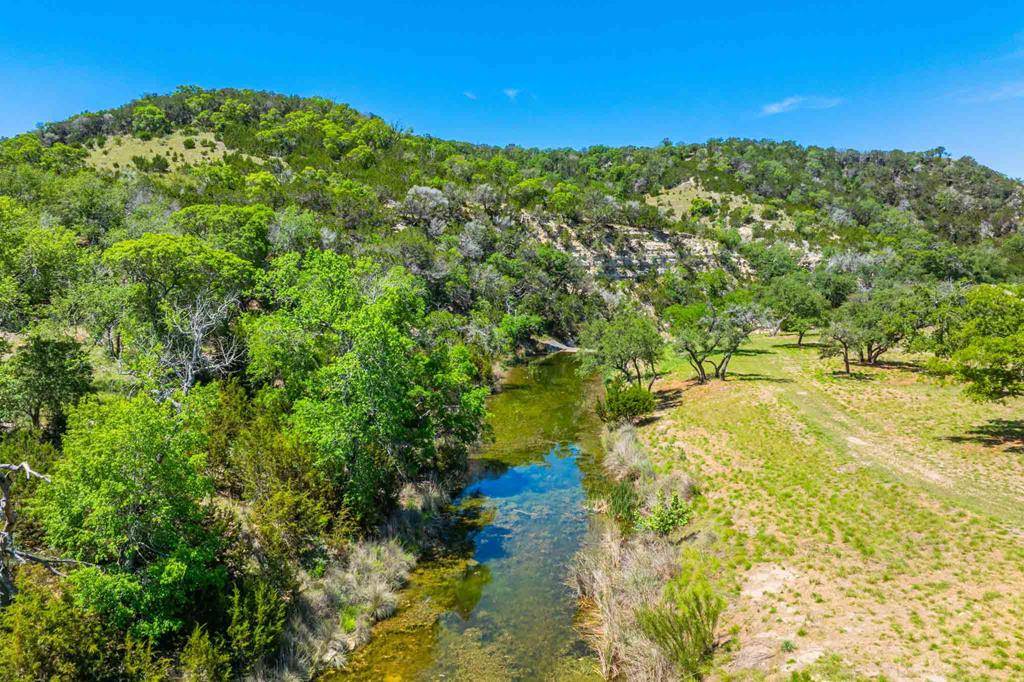 161 Flach Rd, Comfort, TX 78013