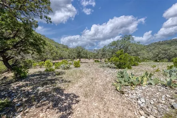 Leakey, TX 78873,977 Camino Primero