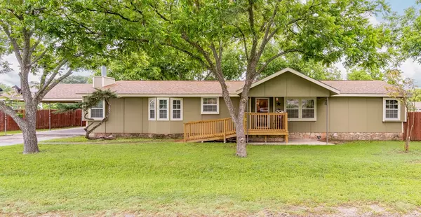 Ingram, TX 78028,122 Cedar Dr