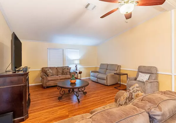 Ingram, TX 78028,122 Cedar Dr