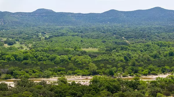 Trct 241 RR 335, Barksdale, TX 78828