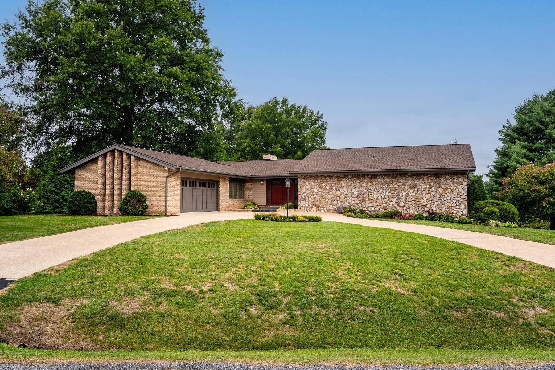 Harrisonburg, VA 22802,525 FAIRWAY DR