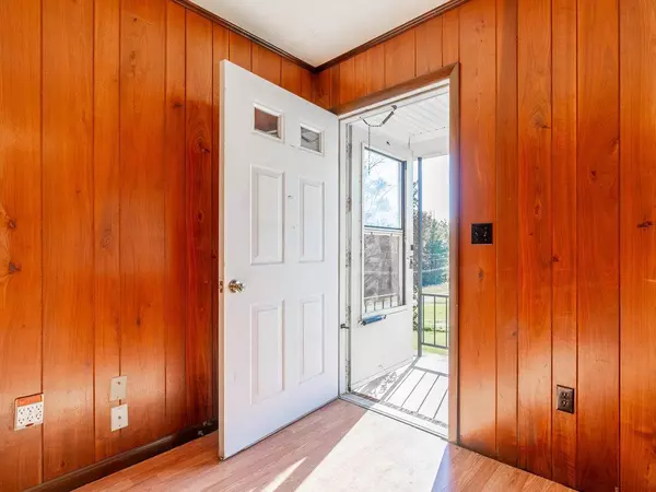 Singers Glen, VA 22850,8611 CLARENCE DR