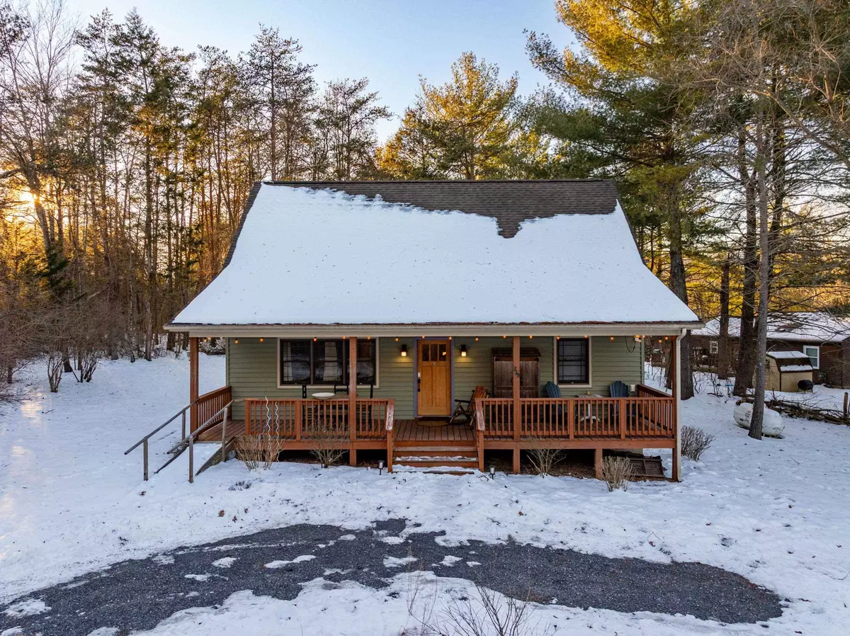 Basye, VA 22810,739 QUAIL RD