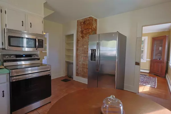 Bacova, VA 24412,32 RINERS LN