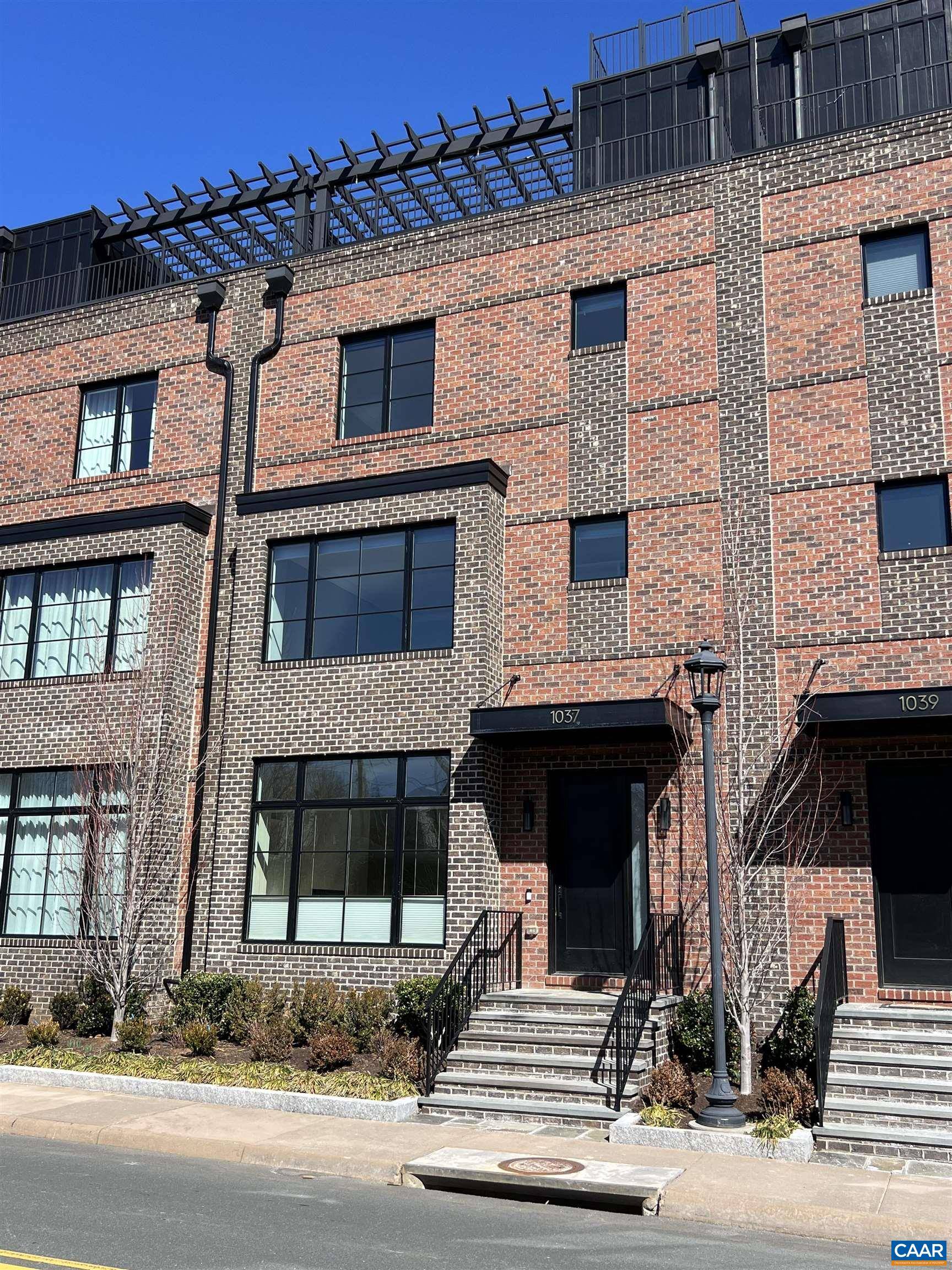 1037 WATER ST E, Charlottesville, VA 22902