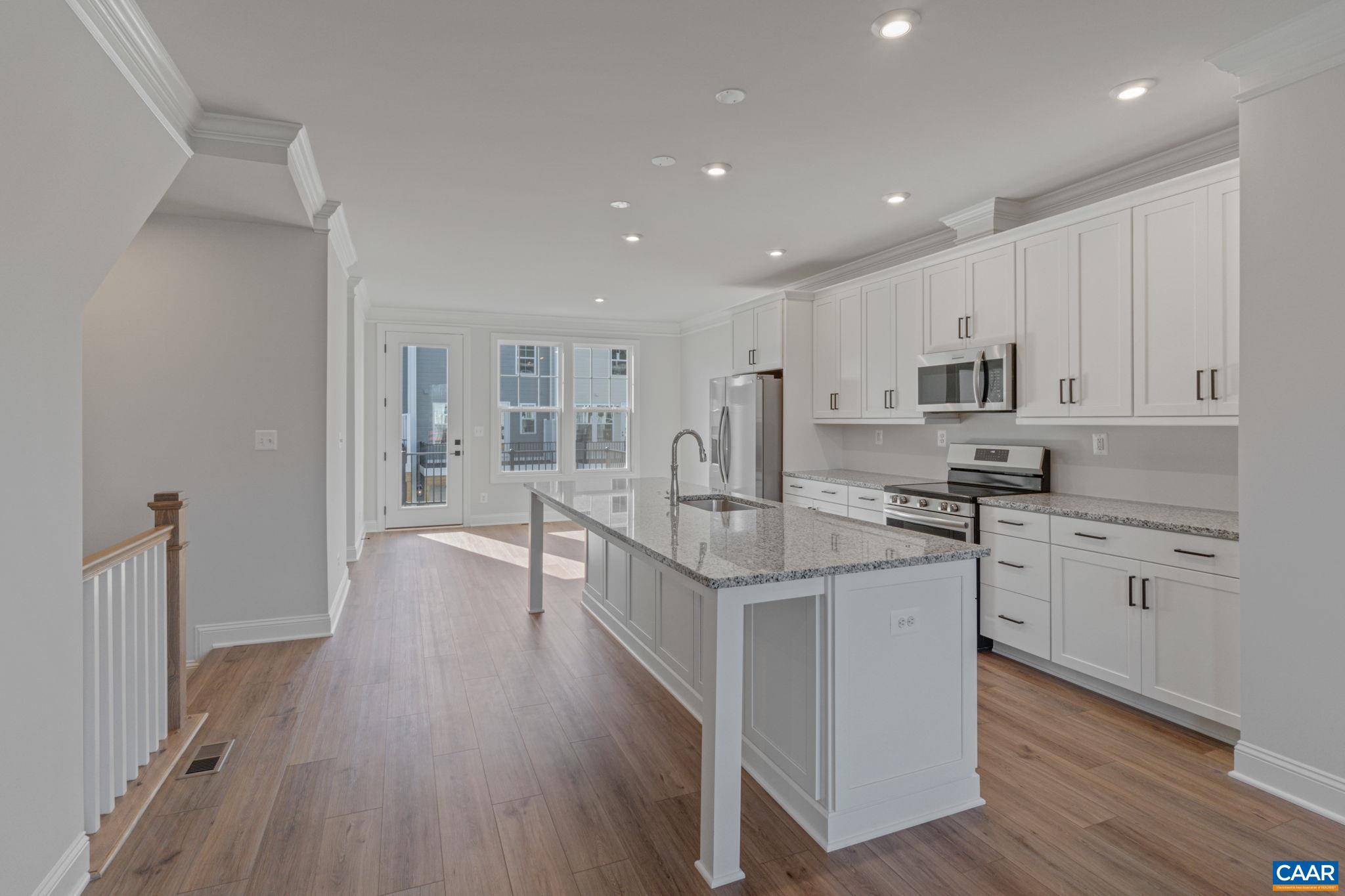 12 WOODBURN RD, Charlottesville, VA 22901