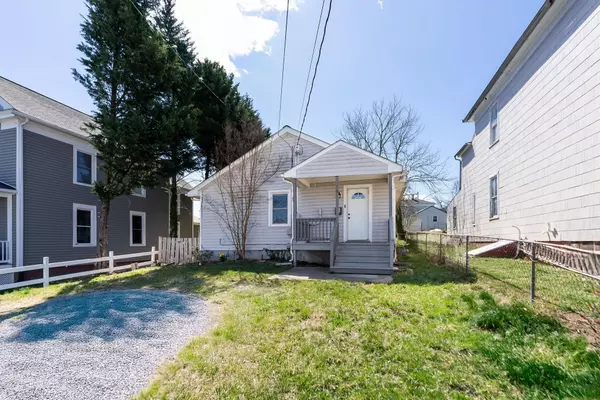 Staunton, VA 24401,14 PEABODY ST E