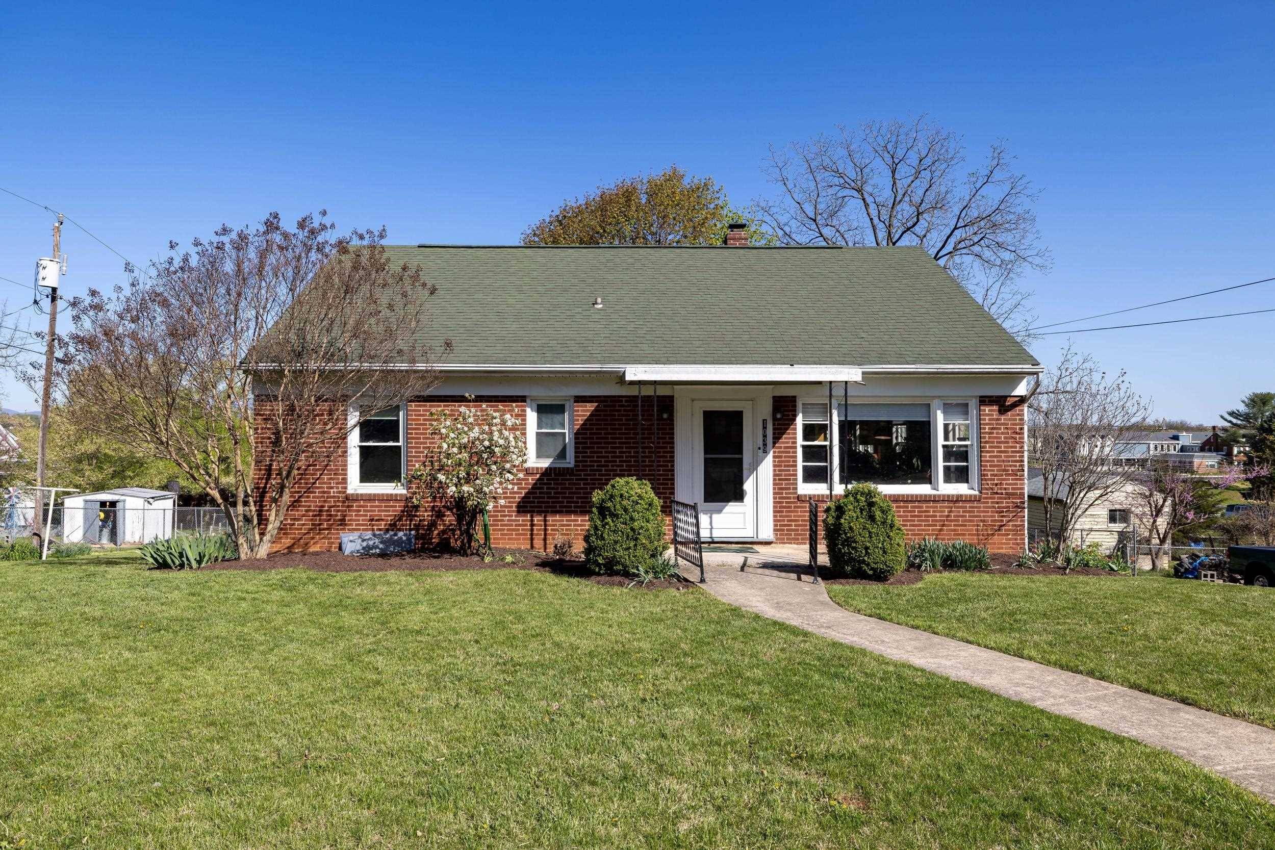 1039 MOORE ST, Harrisonburg, VA 22802