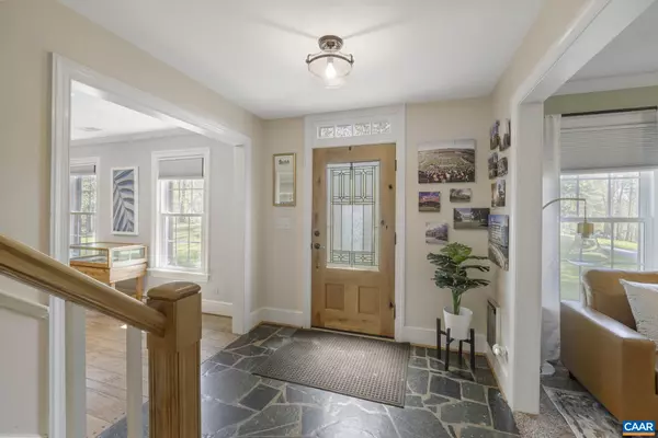 Charlottesville, VA 22901,330 CARRSBROOK DR