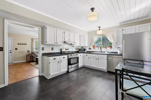 Crozet, VA 22932,6088 CLING LN