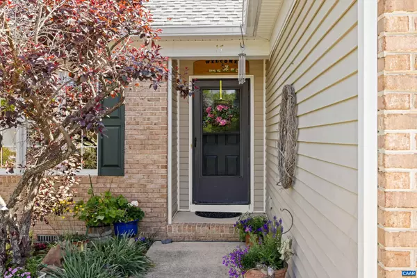 Staunton, VA 24401,17 HICKORY NUT LN