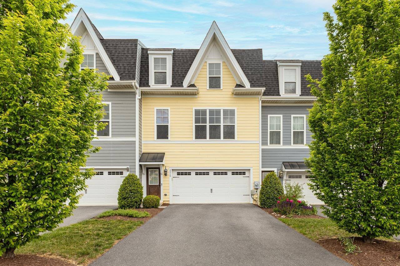 3215 CHARLESTON BLVD, Rockingham, VA 22801