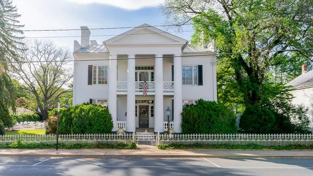 Bridgewater, VA 22812,111 S MAIN ST