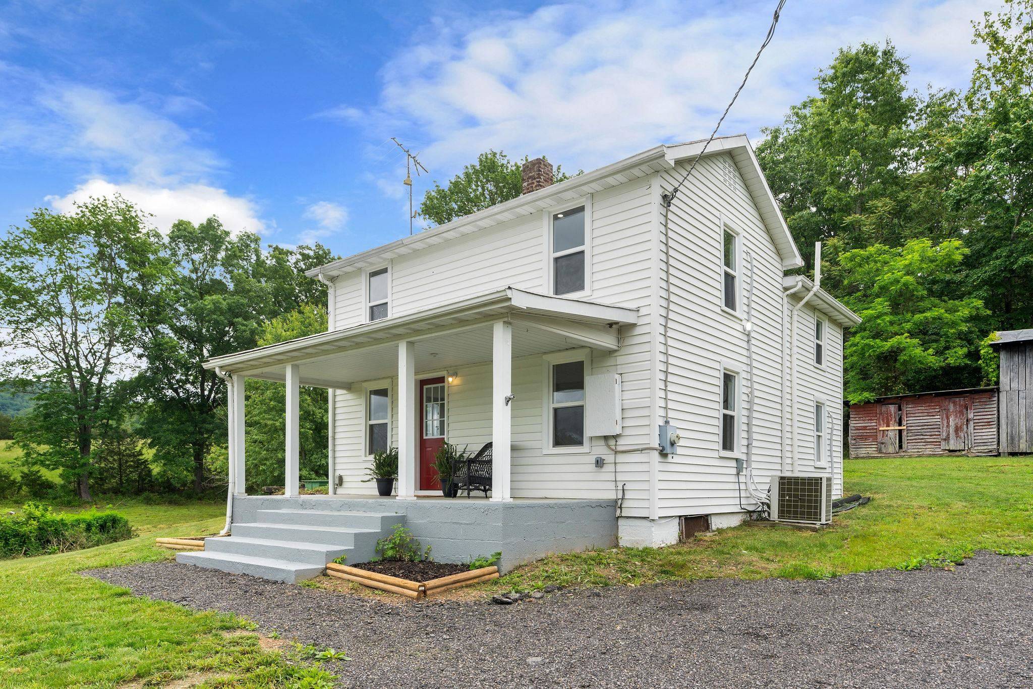 1702 MILL LN, Elkton, VA 22827