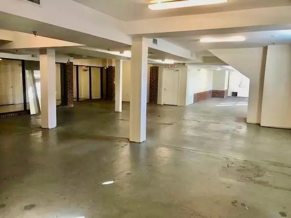 Staunton, VA 24401,#1041 N AUGUSTA ST