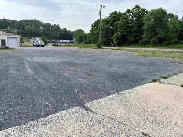 Waynesboro, VA 22980,408 N COMMERCE AVE