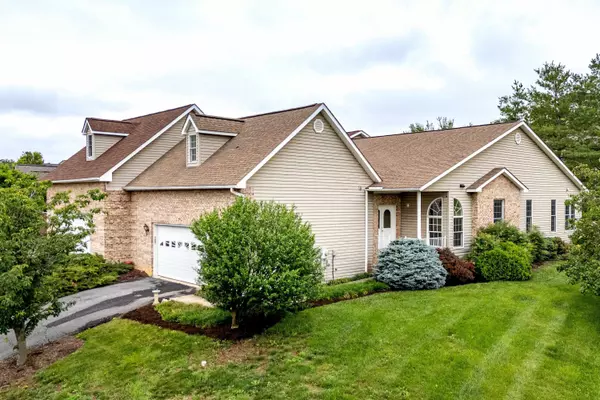2100 LAKE TERRACE DR, Harrisonburg, VA 22802
