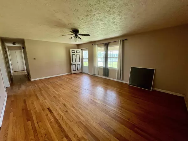 Raphine, VA 24472,504 STEELES FORT RD