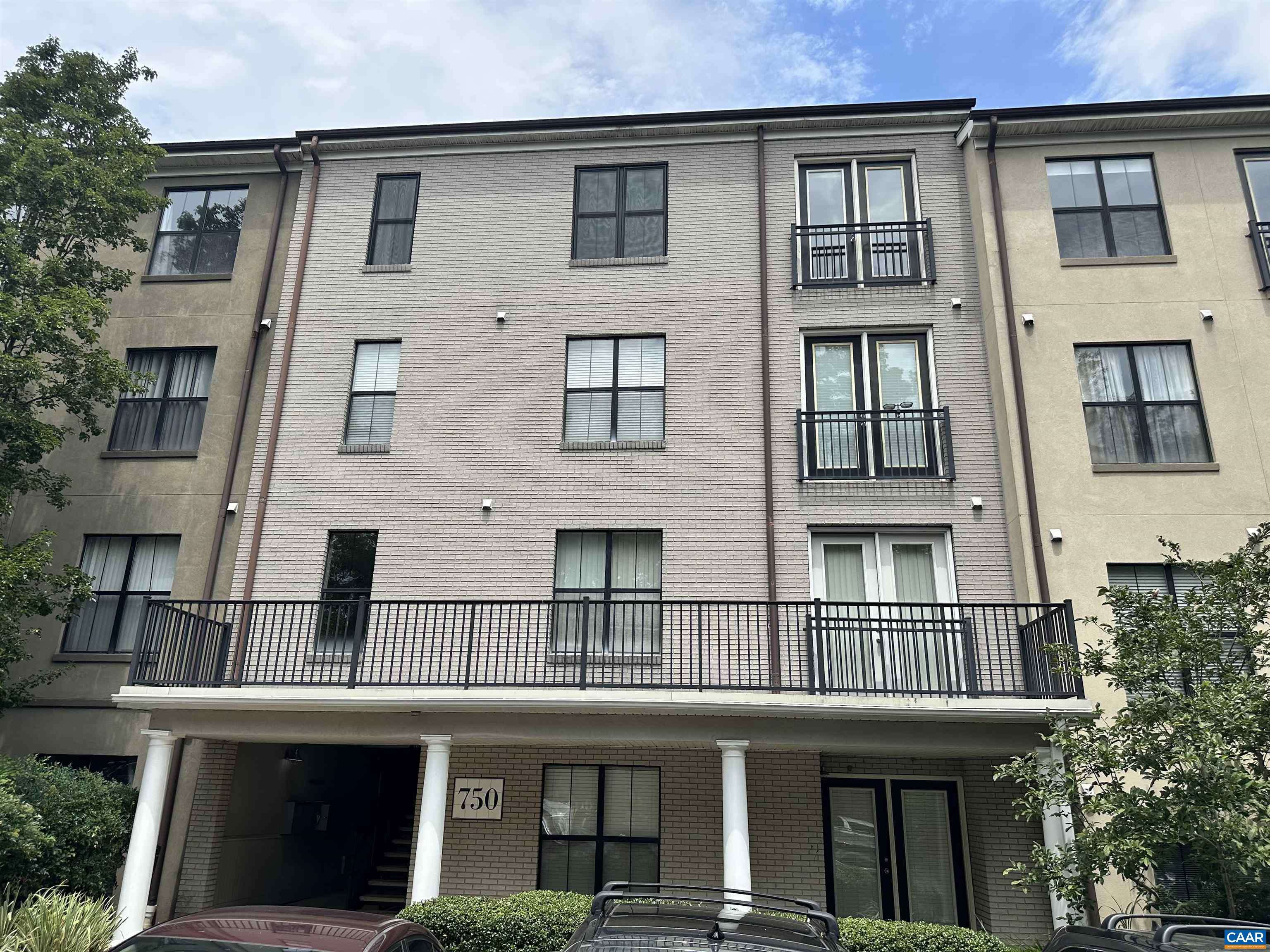 750 WALKER SQ #4B, Charlottesville, VA 22903