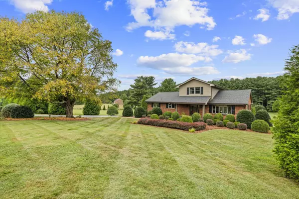 Waynesboro, VA 22980,125 WARREN OAKS LN