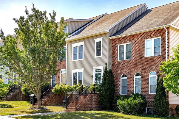 348 BLUE STONE HILLS DR, Harrisonburg, VA 22801