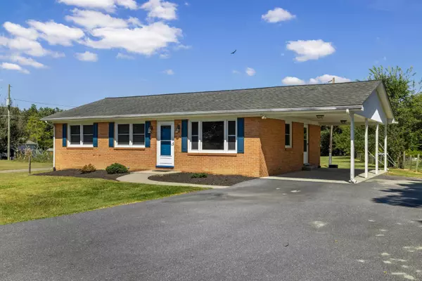 67 CRIMORA STATION LN,  Crimora,  VA 24431