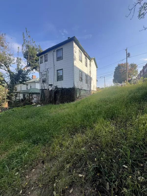 Staunton, VA 24401,1105 W JOHNSON