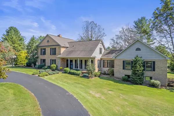 1109 ROSS RD, Lexington, VA 24450