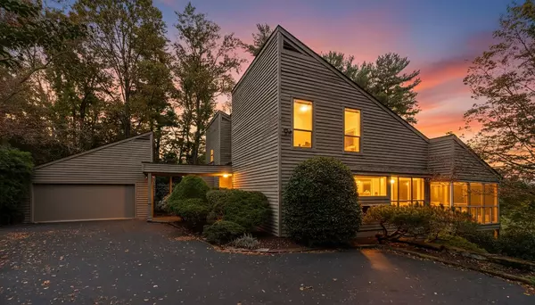 Staunton, VA 24401,225 MT VIEW DR