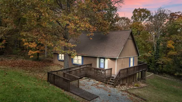 6184 RUNKLES GAP RD, Elkton, VA 22827