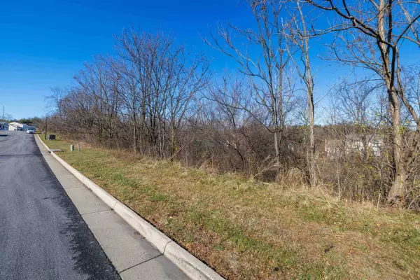 Harrisonburg, VA 22801,2102 WILLOW HILL DR