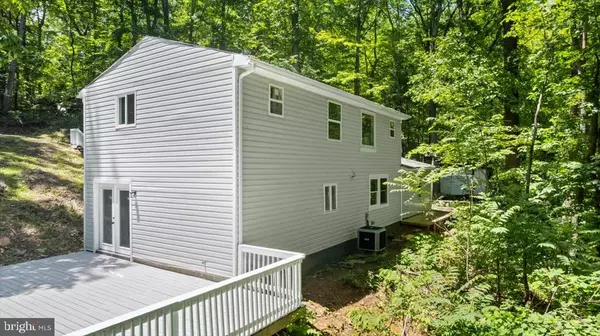 Linden, VA,3932 HIDDEN VALLEY LANE