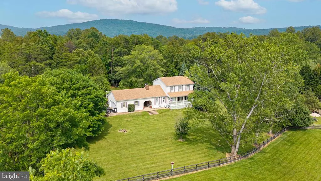 Marshall, VA,9943 CREST CT