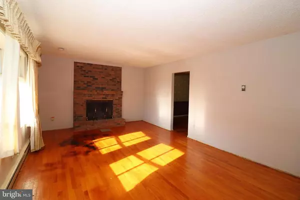 Warrenton, VA 20186,7502 AMBERVIEW LN