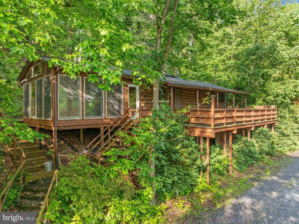 935 RIVER LODGE RD, Luray, VA 22835