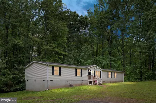 3701 LABRADOR LN, Partlow, VA 22534