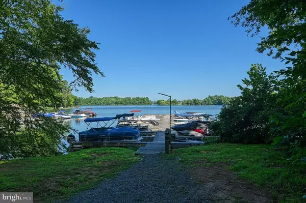 Mineral, VA 23117,6202 RUTH LN