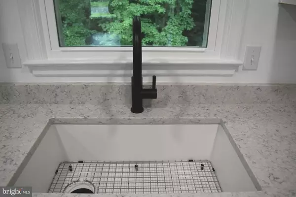 Fredericksburg, VA 22407,5036 TARA DR