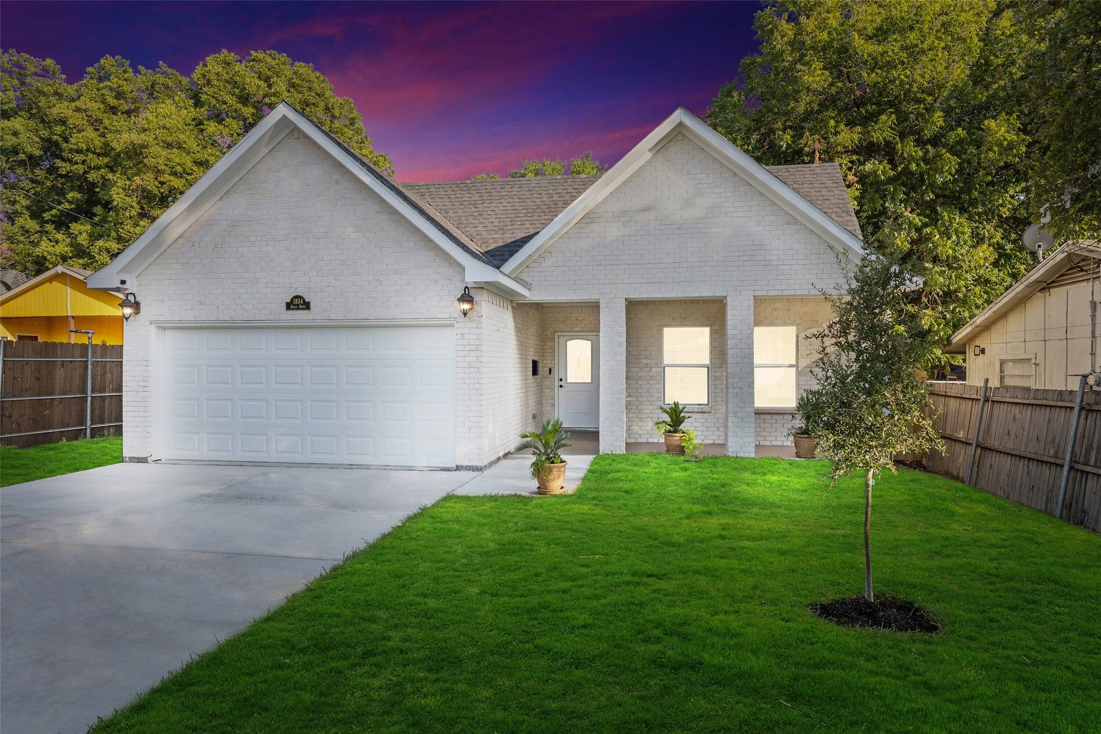 1834 Atlas DR, Dallas, TX 75216