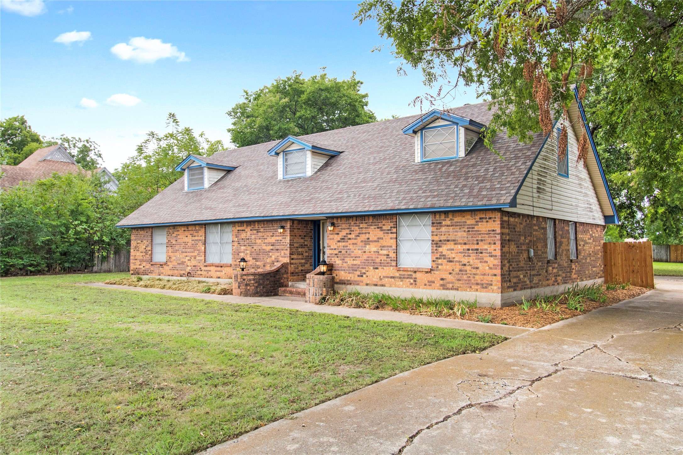 Whitewright, TX 75491,505 S Bond ST
