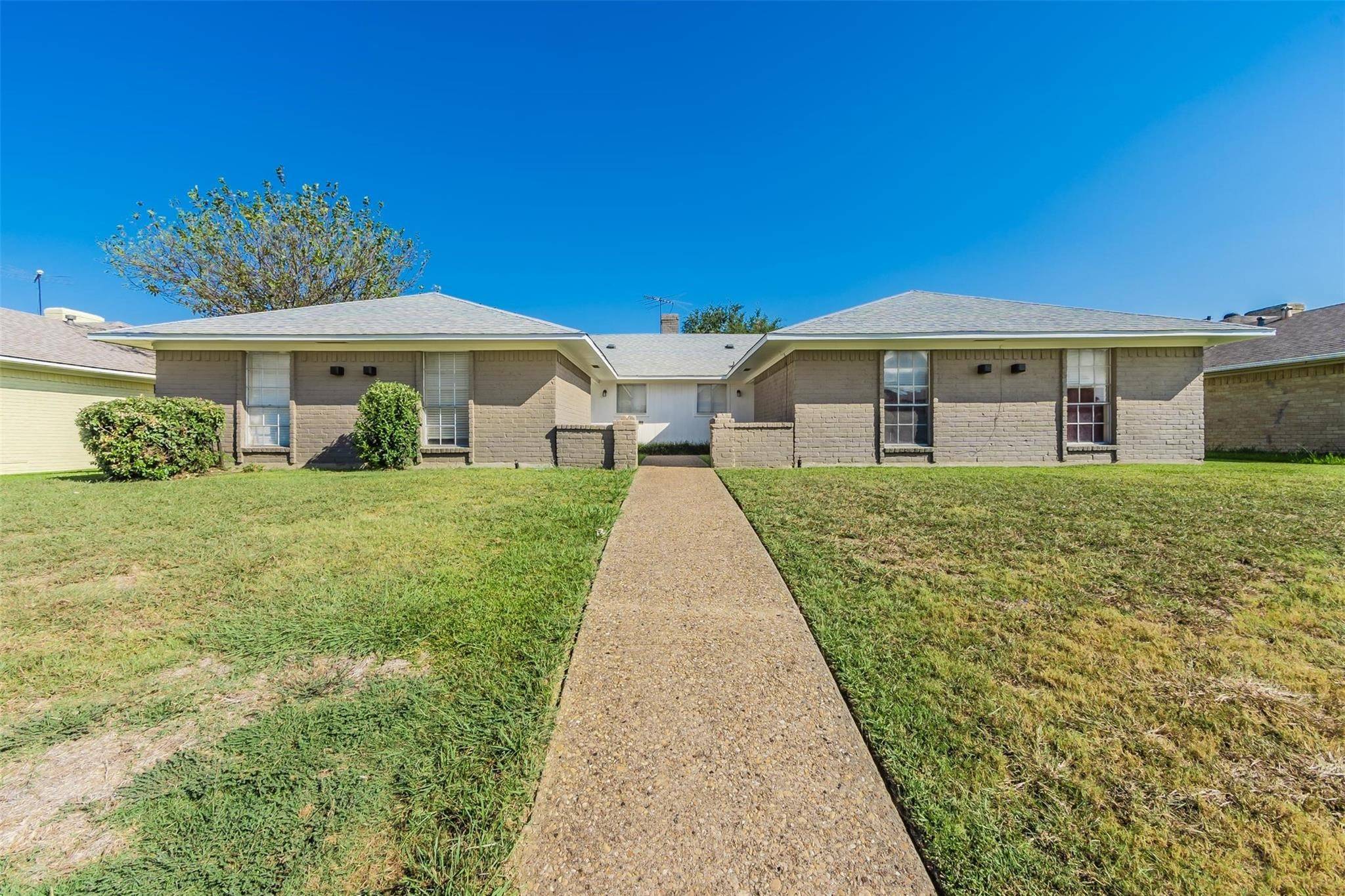 15835/7 El Estado DR, Dallas, TX 75248